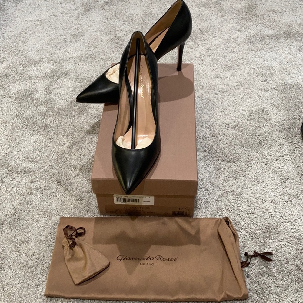 Gianvito Rossi Black Classic Leather Heels 85 NIB